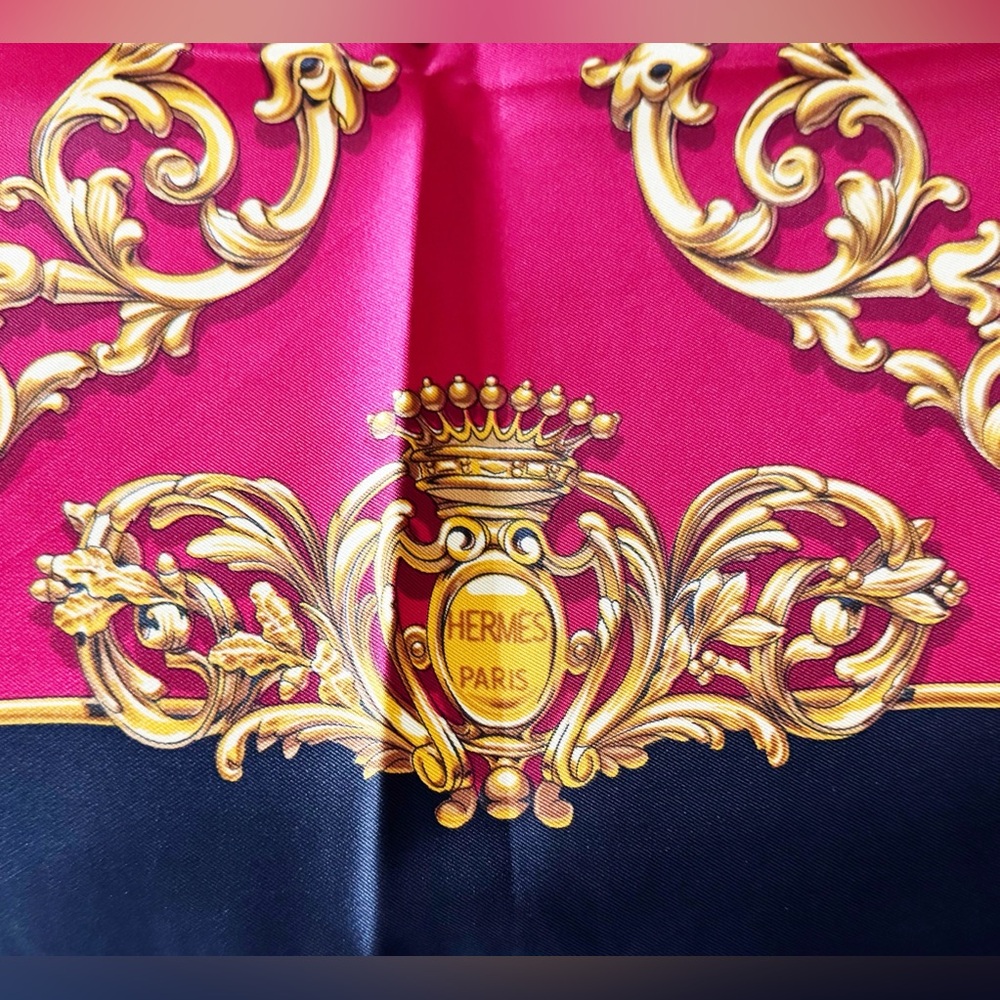 Hermes Carre 90 Carrosses d’Or Silk Scarf by Rybal - Picture 3 of 11